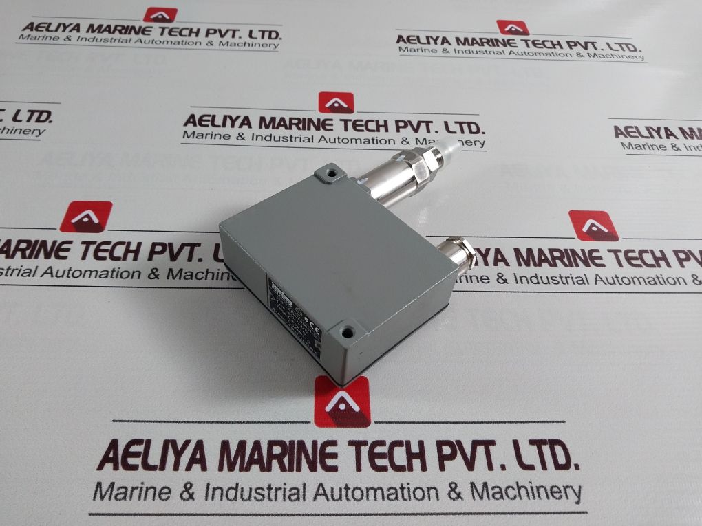 Trafag 8202.76.2210 Pressure Transmitter