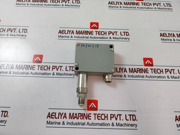 Trafag 8202.77.2210 Pressure Transmitter 4-20Ma