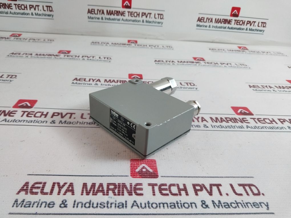 Trafag 8202.79.2210 Pressure Transmitter 12...34 V Dc