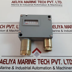 Trafag 900.2377.903 pressure switch
