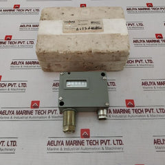 Trafag 900.2380.907 Pressure Switch 250V Ac 10(3)A