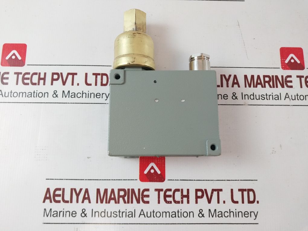 Trafag 900.2672.900 Pressure Switch
