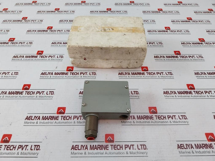 Trafag 904.2381 Pressure Transmitter