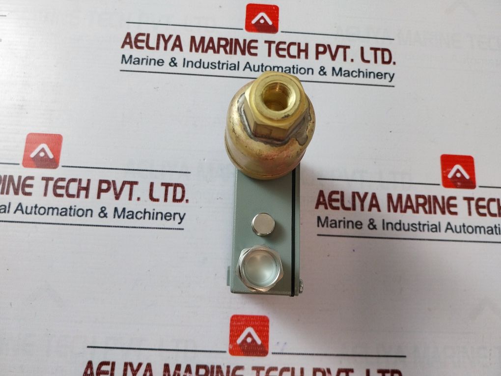 Trafag 941.2375.901 Pressure Switch 10 Bar/1 Mpa 2063Z3