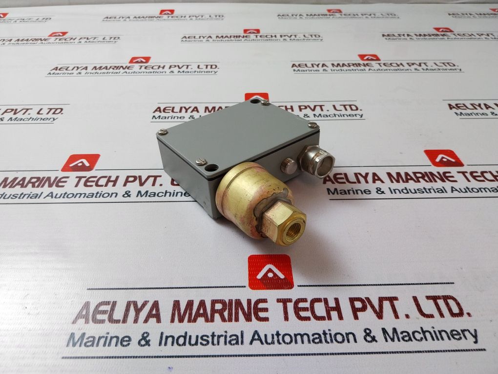 Trafag 941.2375.901 Pressure Switch 10 Bar/1 Mpa 2063Z3