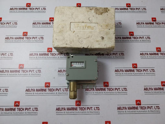 Trafag 972.7080 Pressure Switch Ip65 250V