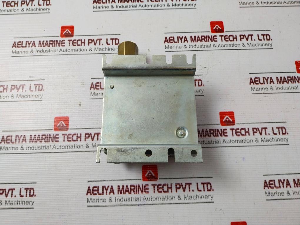 Trafag 972.7080 Pressure Switch Ip65 250V