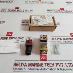 Trafag 9B0.2077 Pressure Switch 250V Ac 