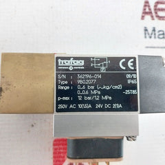 Trafag 9B0.2077 Pressure Switch 250V Ac 