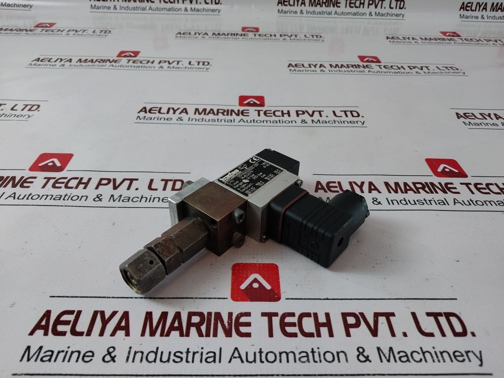Trafag 9M0.2079 Pressure Switch 1…16 Bar