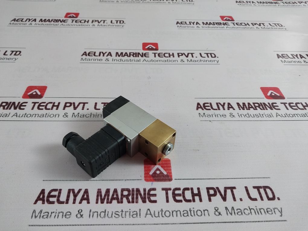 Trafag 9M0.2879 Electromechanical Pressure Switch 1...16 Bar