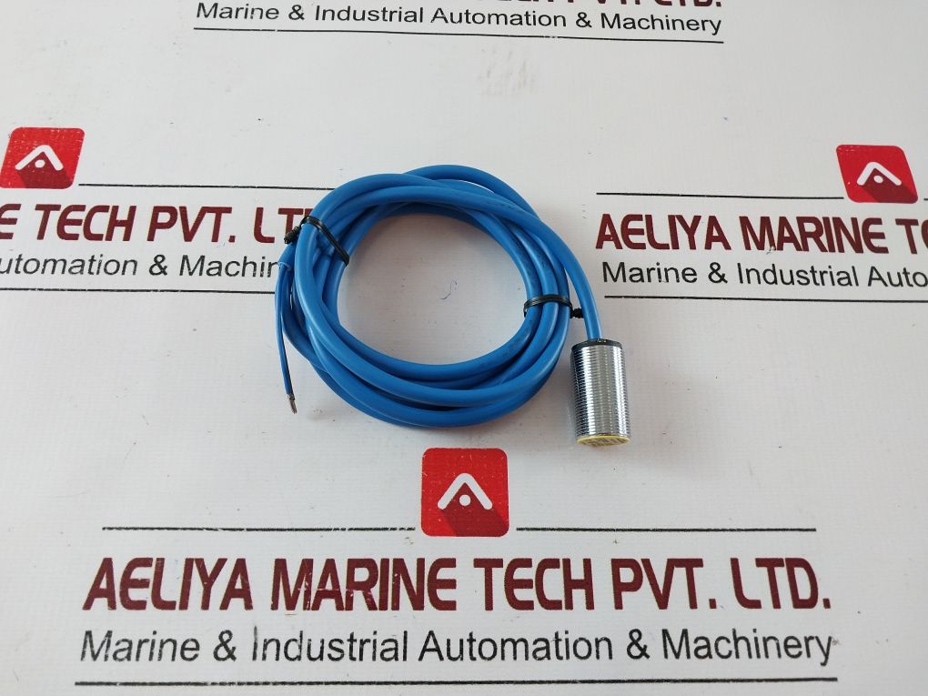 Turck Bi5-g18-y1X Proximity Switch Sensor 40150 8.2 Vdc