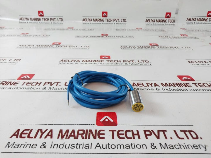 Turck Bi5-g18-y1X Proximity Switch Sensor 40150 8.2 Vdc