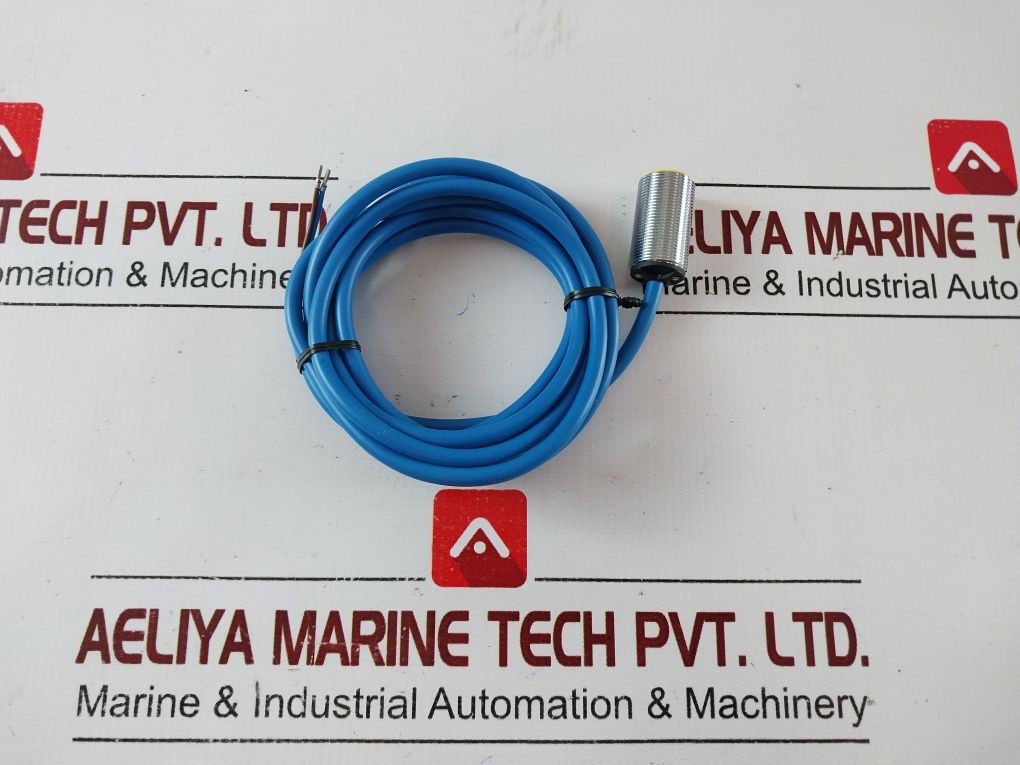 Turck Bi5-g18-y1X Proximity Switch Sensor 40150 8.2 Vdc