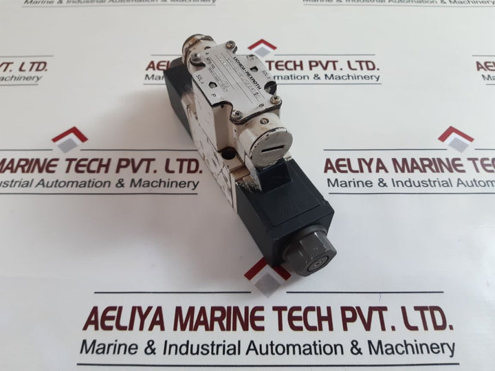 Uchida-rexroth 4We6D-51-m0/0Faw110-00Nps Directional Control Valve
