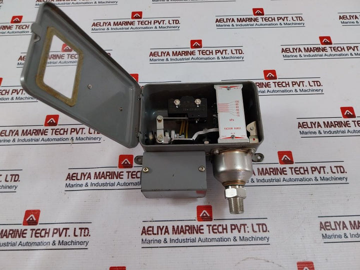 Ueda Seisakusho Vm-150S-s Vacuum Switch 181898