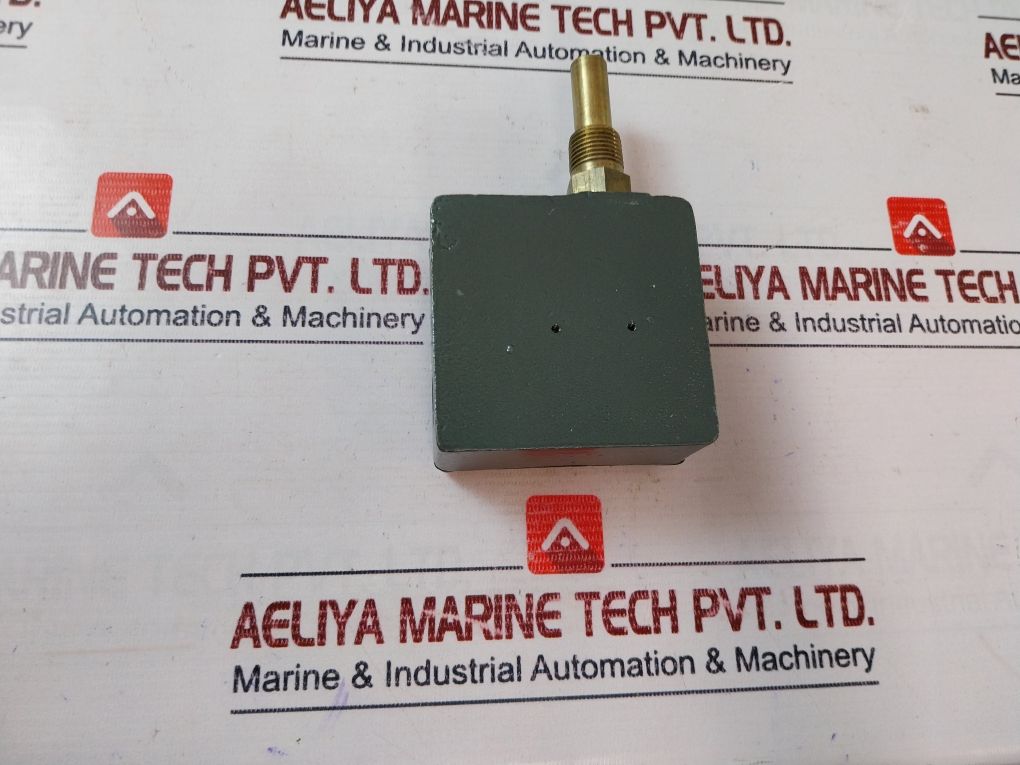 United Electric 102-9037 Temperature Control 15 Amps 125/250 Vac