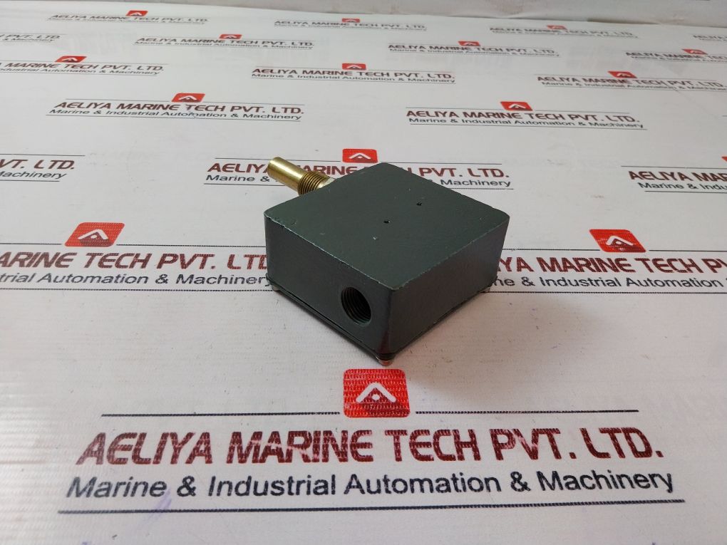 United Electric 102-9037 Temperature Control 15 Amps 125/250 Vac