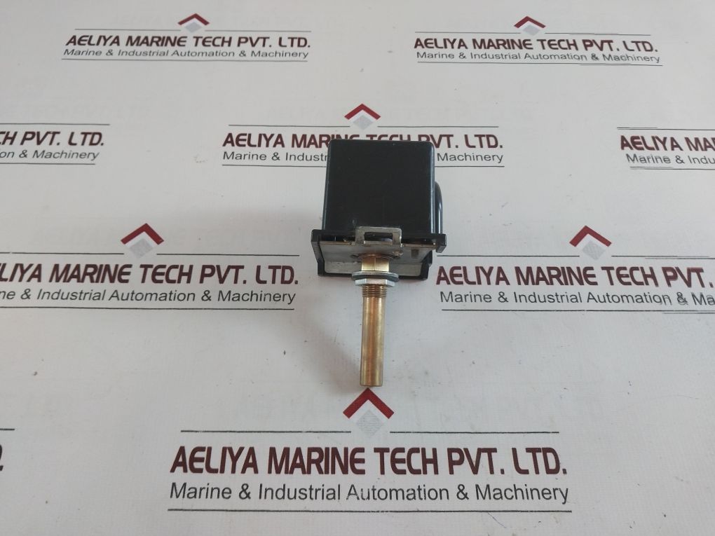 United Electric Controls B54-15696 Temperature Controller