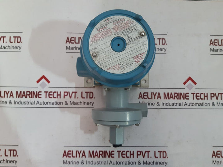 United Electric J120-15646 Pressure Switch