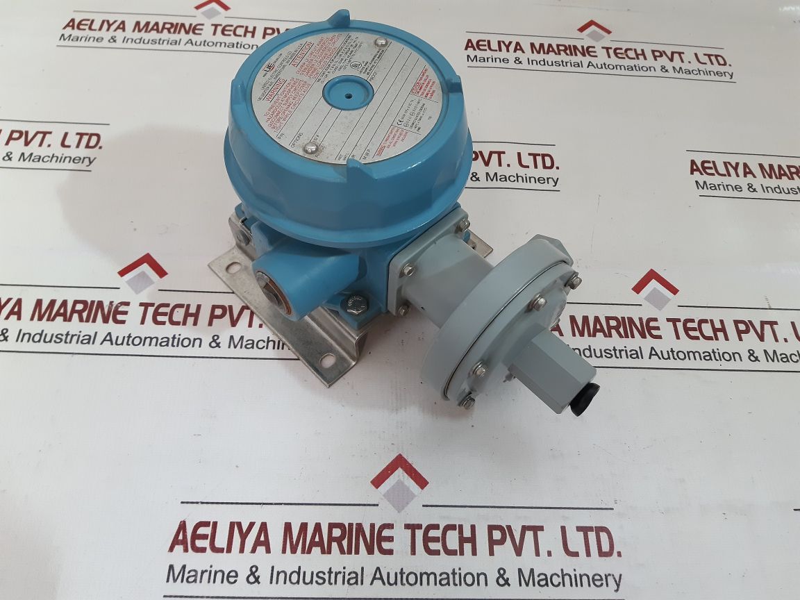 United Electric J120-15646 Pressure Switch