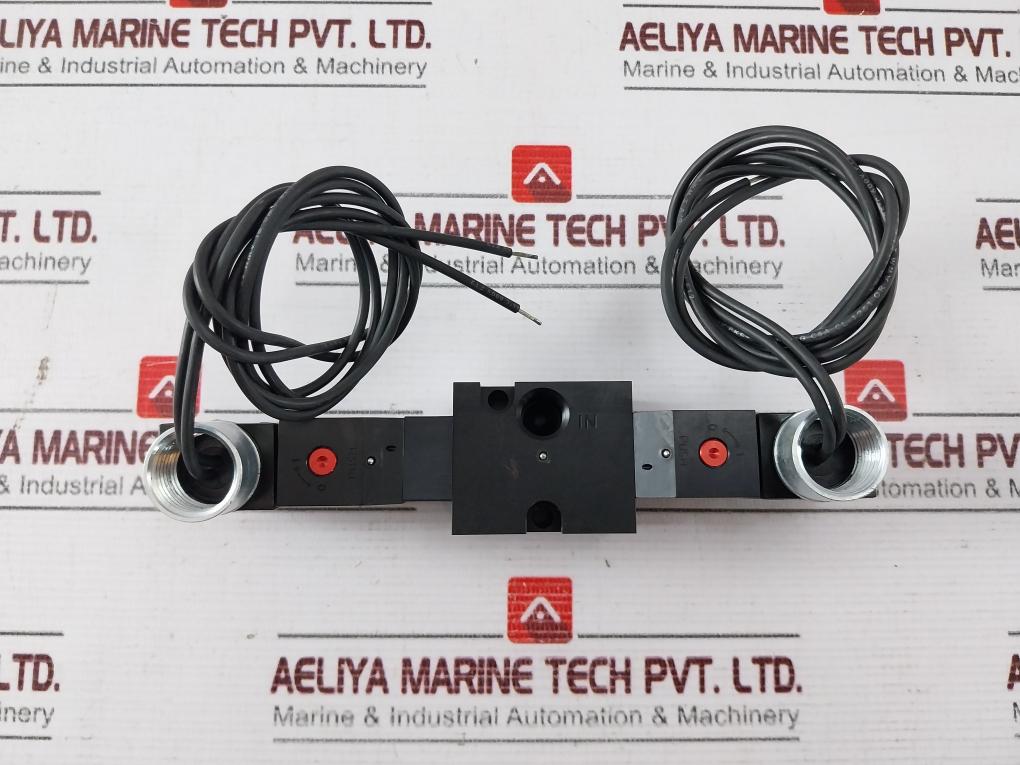 Versa Cgg-4232-nb3-228L-d024 Four-way Solenoid Valve 50/60Hz