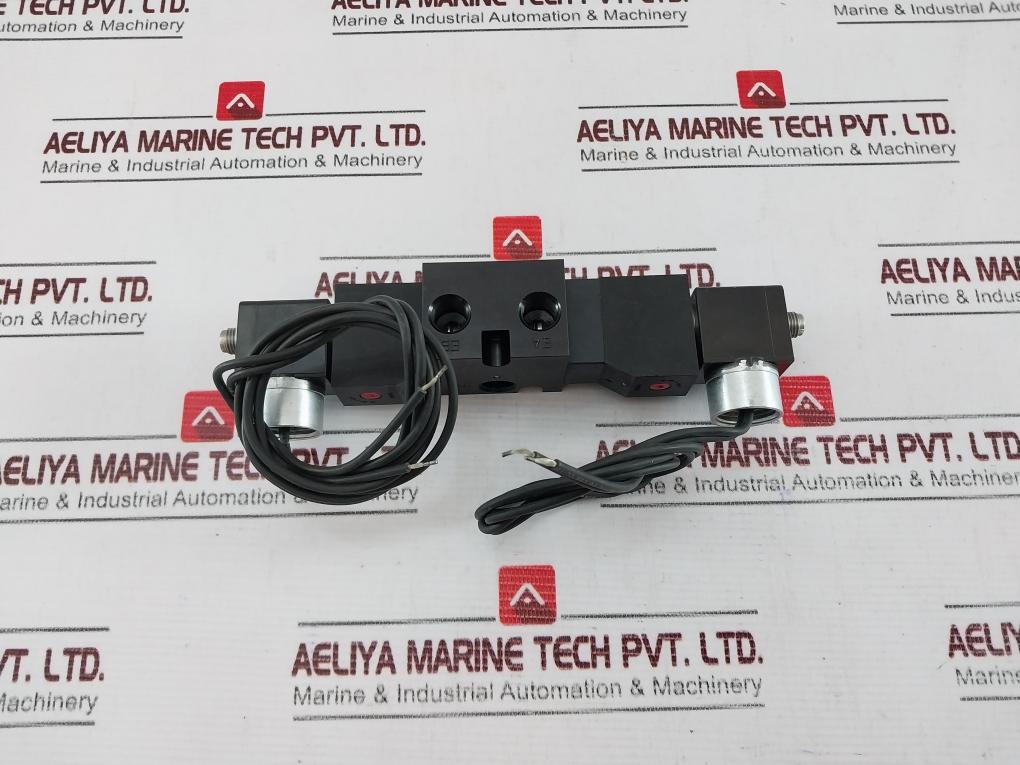 Versa Cgg-4232-nb3-228L-d024 Pneumatic Double Acting Solenoid Valve