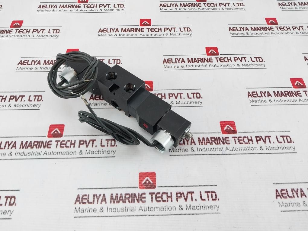 Versa Cgg-4232-nb3-228L-d024 Pneumatic Double Acting Solenoid Valve