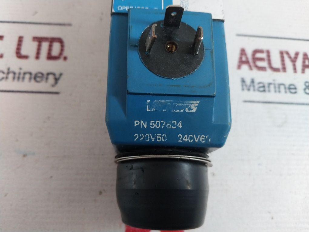 Vickers Dg4V 3 6C H M U1 D6 60 En38 Solenoid Directional Control Valve 1
