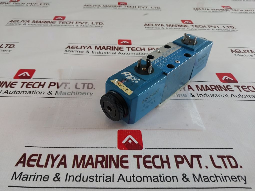 Vickers Dg4V 3 6C H M U1 H7 60 En38 Directional Control Valve