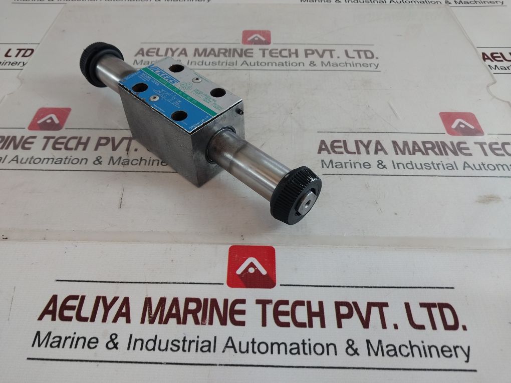 Vickers Dg4V 3S 2C M U H5 60 Solenoid Operated Directional Valve