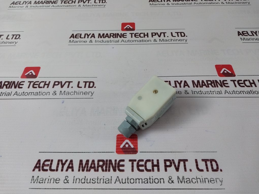 Vickers Ehh-amp-702-c-20 Power Plug Connector