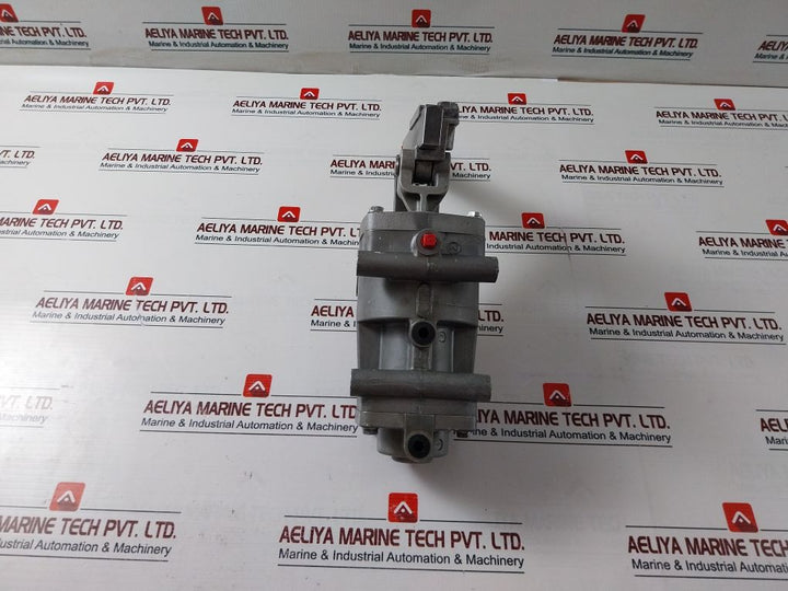 Wabco 3230201000 Pneumatic Actuator