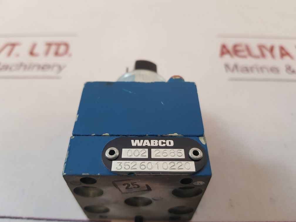 Wabco 3526010220 pressure control valve