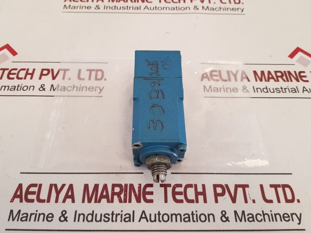 Wabco 3712090050 Directional Control Valve