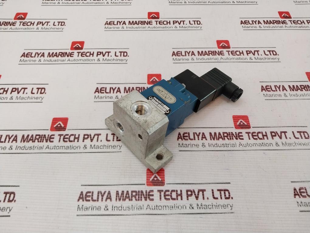 Wabco 3722250220 Pneumatic Directional Valve 10Bar Max,24V