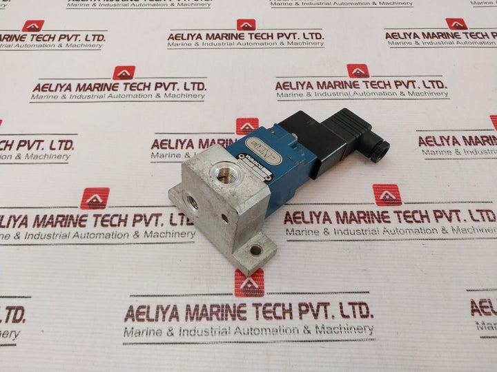 Wabco 3722250220 Pneumatic Directional Valve 10Bar Max,24V