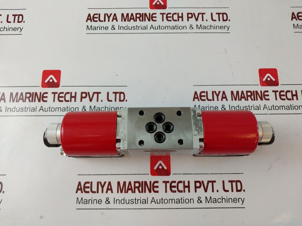 Wandfluh 118.195.024L Solenoid Directional Valve 2A52W