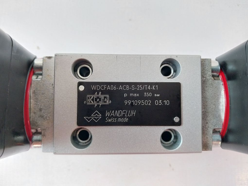 Wandfluh 118.195.024L Solenoid Directional Valve 2A52W