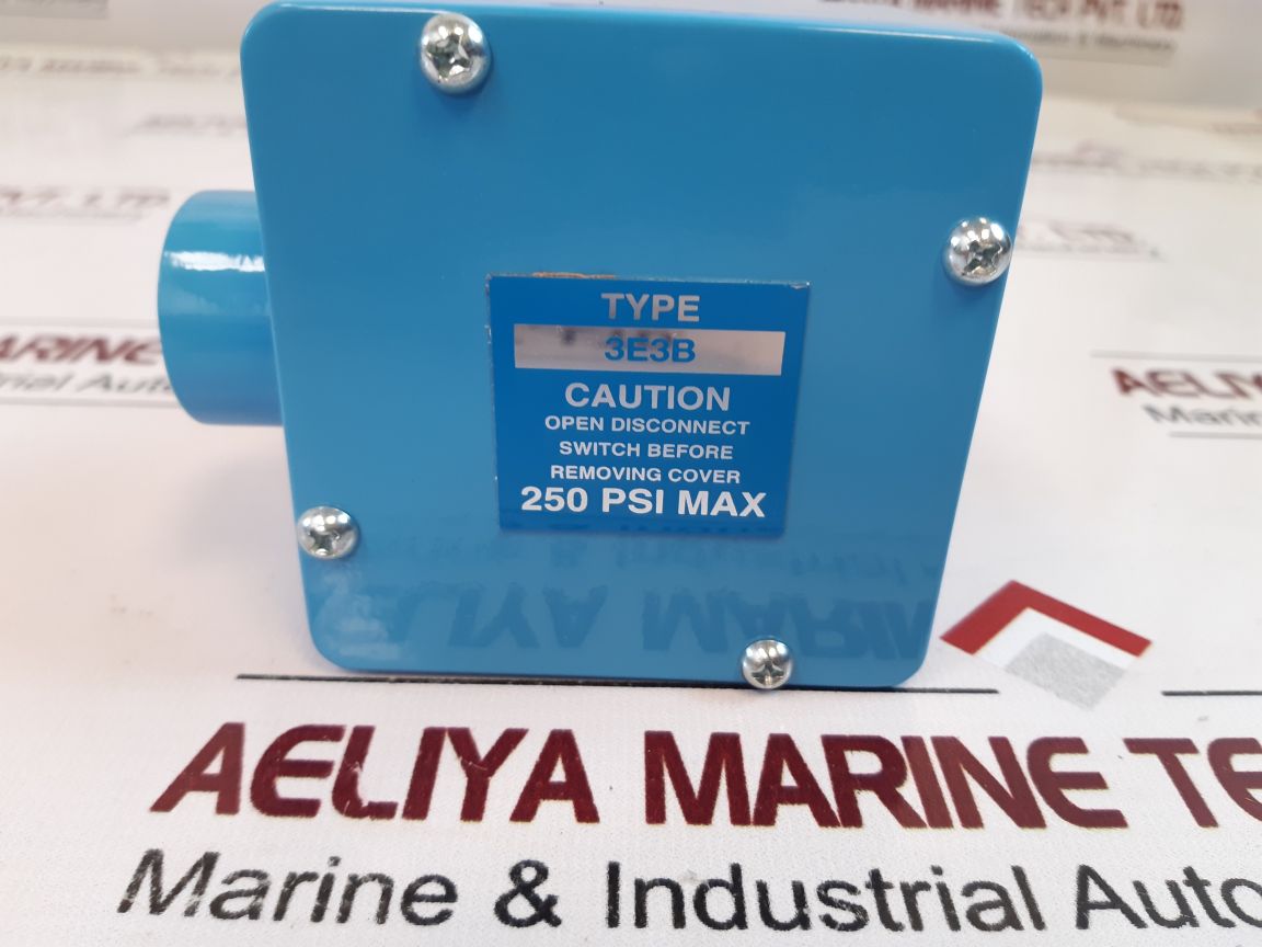 Warrick Controls 3E3B Fitting 250 Psi Max