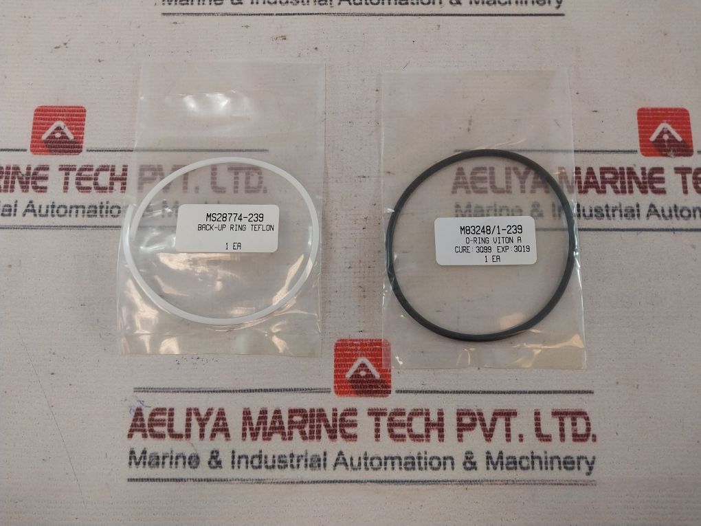 Western Filter 330467 Filter Element With M83248/1-239 O-ring Kit