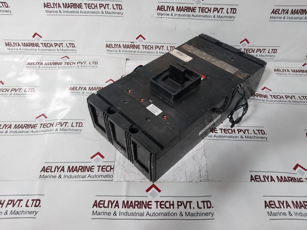 Westinghouse Ma3800F Circuit Breaker 3 Pole 600V Ac 800A Max.