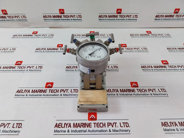 Wika 2100226 Differential Pressure Gauge 0-1.6 Bar