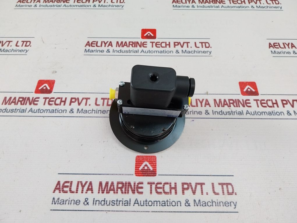 Wika 700.01.080 Differential Pressure Gauge 0-23 Psi