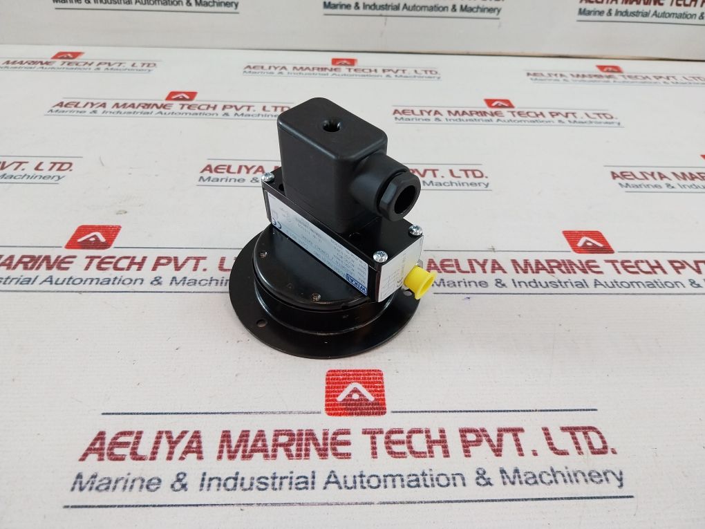 Wika 700.01.080 Differential Pressure Gauge 0-23 Psi