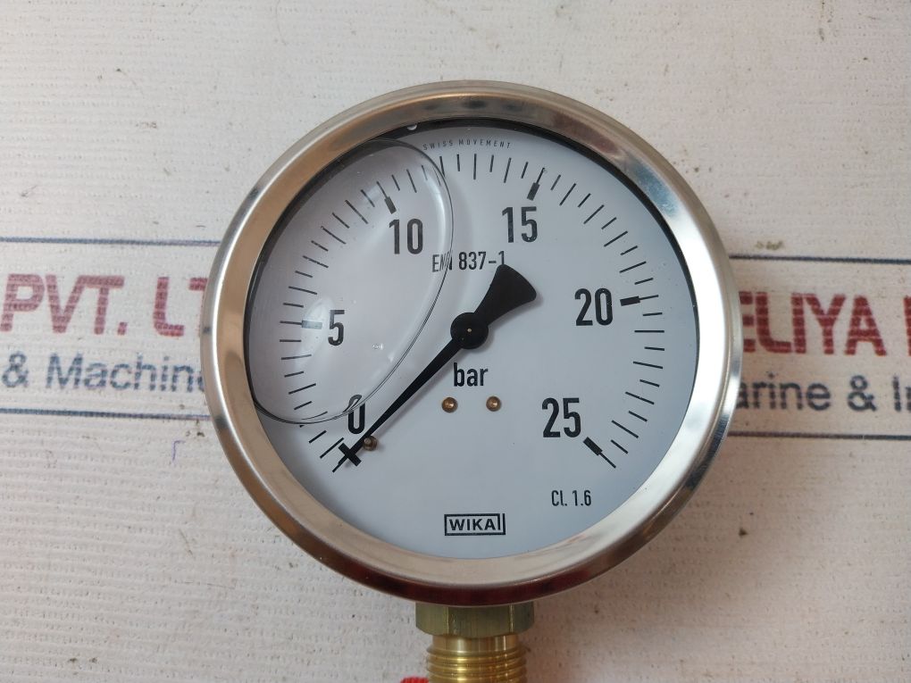 Wika En 837-1 1/2" Bottom Conn Pressure Gauge 0-25 Bar