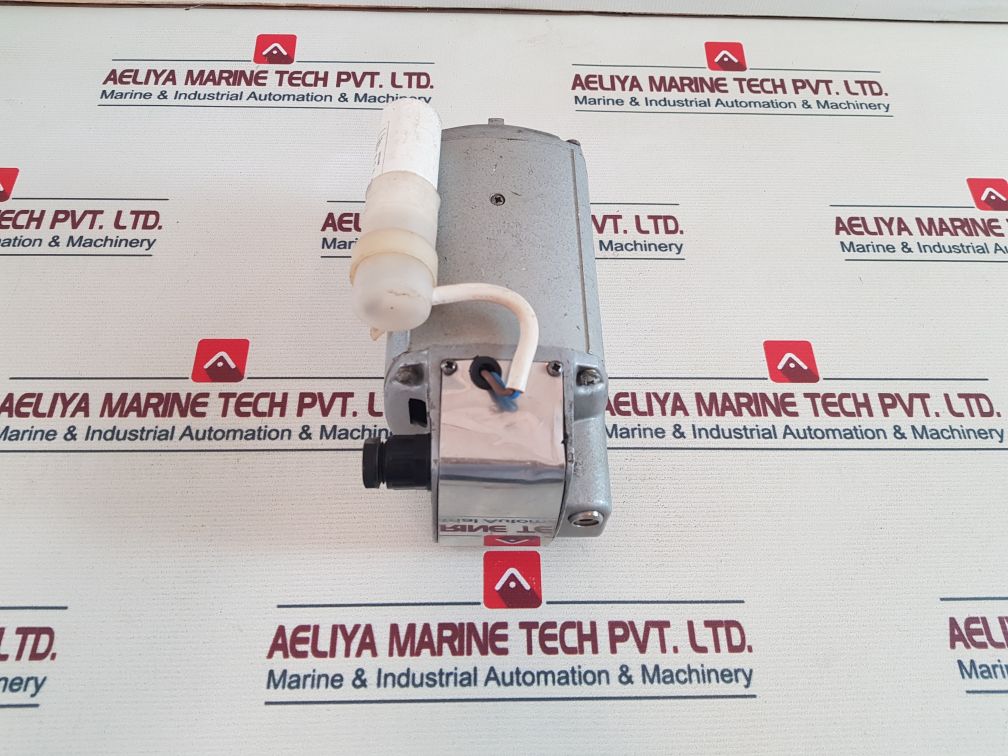 Wynstruments Wyn64 Marine Window Wiper 210/250 Volts