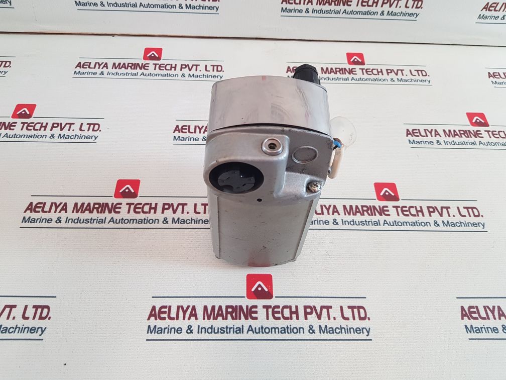 Wynstruments Wyn64 Marine Window Wiper 210/250 Volts