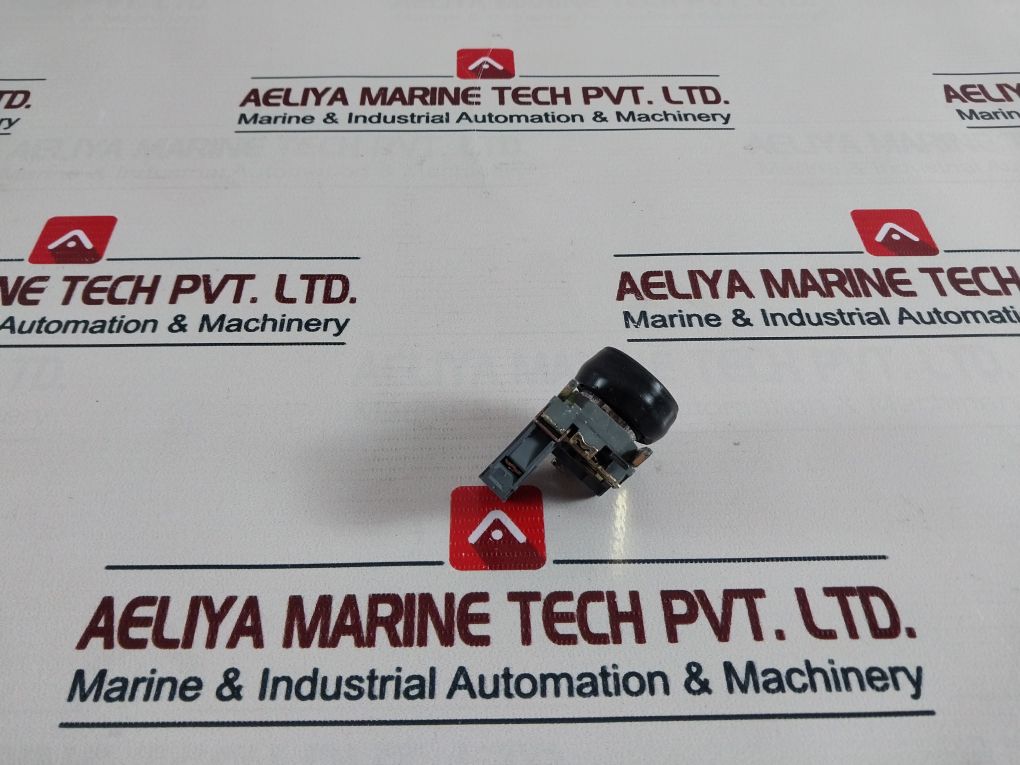 Lot Of 12X Xb4-be101 Xb4-bp21 Push Button 240V 3A