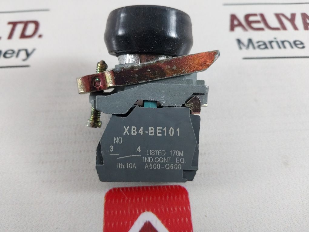 Lot Of 12X Xb4-be101 Xb4-bp21 Push Button 240V 3A